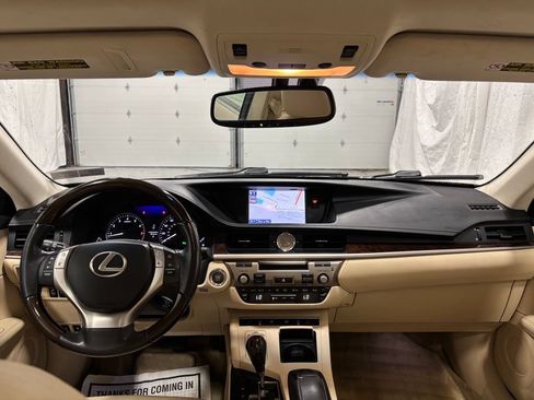 Used 2014 Lexus ES 350 w/ Luxury Package FWD image 41