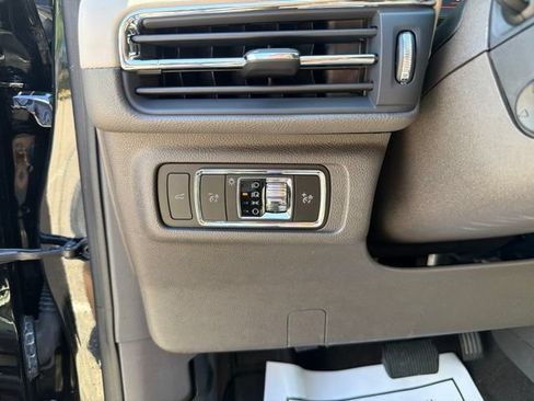 Used 2024 Lincoln Corsair AWD w/ Equipment Group 101A image 30