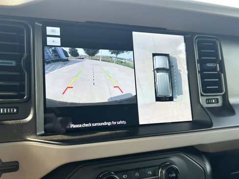 Used 2022 Ford Bronco Wildtrak image 17