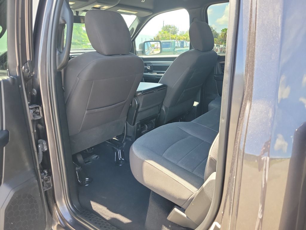 Used 2024 RAM 1500 Warlock RWD image 8