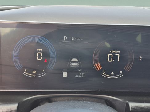 Used 2025 Hyundai Tucson SE FWD image 31