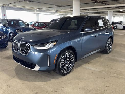 Certified 2025 BMW X3 xDrive30i w/ Premium Package image 4