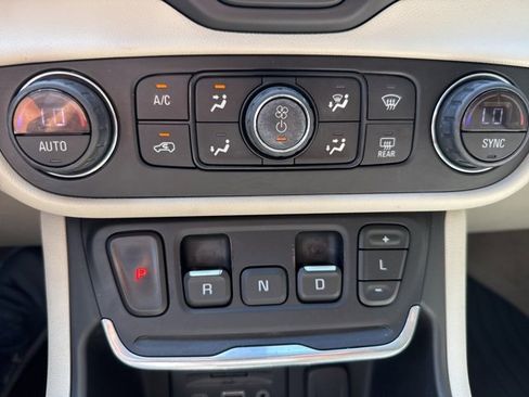 Used 2018 GMC Terrain Denali w/ Advanced Safety Package image 21