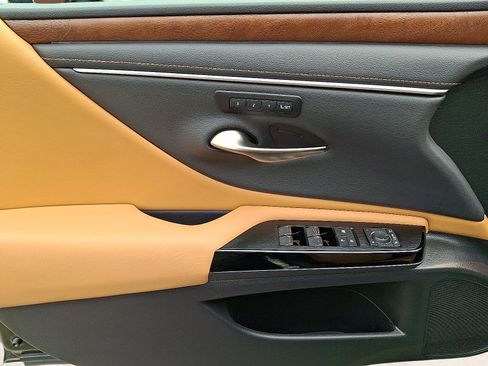 Used 2023 Lexus ES 350 w/ Premium Package FWD image 10