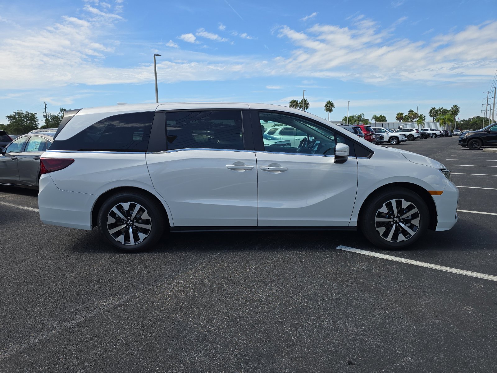 New 2026 Honda Odyssey EX-L image 3