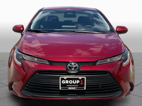 Used 2025 Toyota Corolla LE FWD image 4