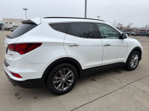 Used 2017 Hyundai Santa Fe Sport 2.0T image 5