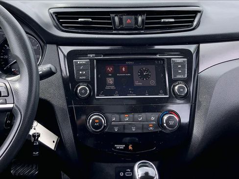 Used 2022 Nissan Rogue Sport S image 7