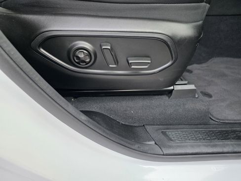 Used 2024 Jeep Grand Cherokee Limited image 14