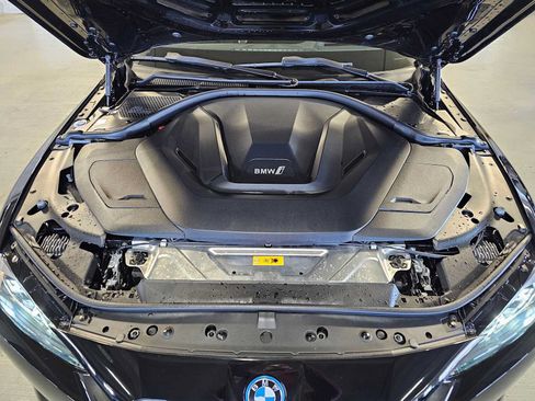 Certified 2023 BMW i4 eDrive35 RWD image 9