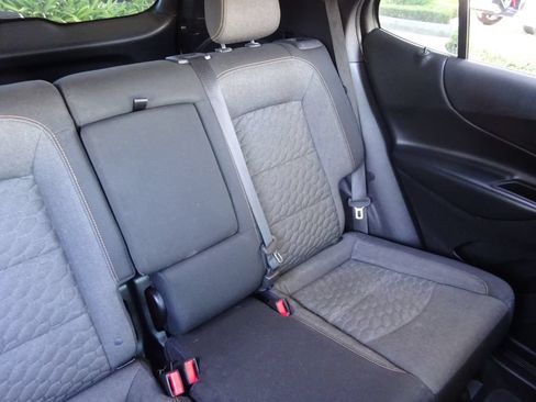 Certified 2018 Chevrolet Equinox LT FWD image 17