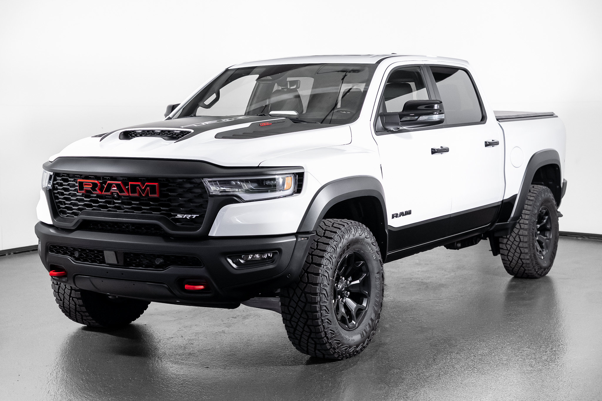 Used 2027 RAM 1500 4x4 Crew Cab image 13