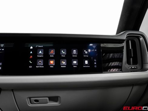 Used 2025 Porsche Cayenne Turbo image 35