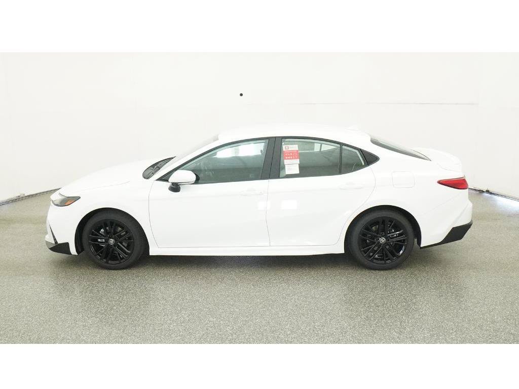 Used 2025 Toyota Camry SE FWD image 4