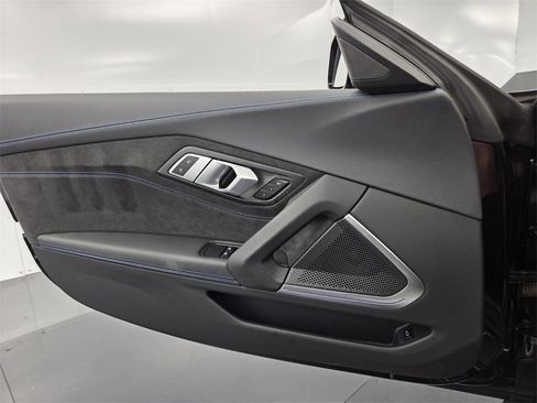 Used 2023 BMW Z4 M40i w/ Premium Package image 23