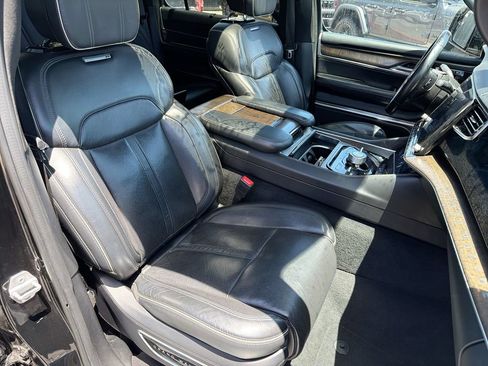 Used 2022 Jeep Grand Wagoneer Series II w/ Convenience Group III AWD/4WD image 27