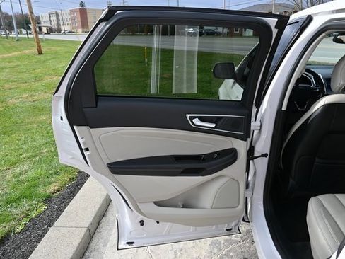 Used 2019 Ford Edge Titanium w/ Equipment Group 301A image 23