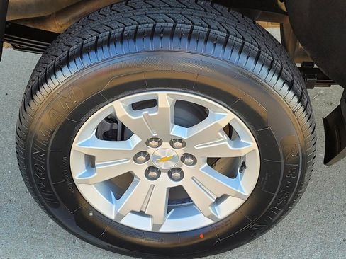 Used 2022 Chevrolet Colorado LT w/ LT Convenience Package image 6