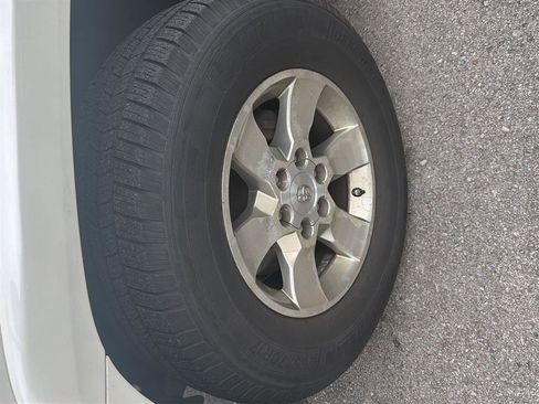 Used 2012 Toyota 4Runner SR5 w/ Convenience Pkg image 3