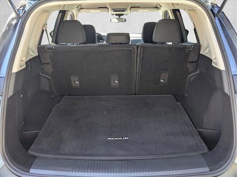 Certified 2021 Nissan Rogue SV image 6