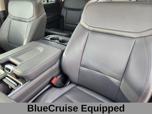 Used 2025 Ford Expedition Active image 11