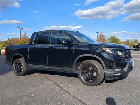 Used 2025 Honda Ridgeline Black Edition image 2