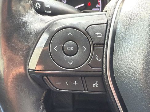 Used 2020 Toyota Camry SE image 12