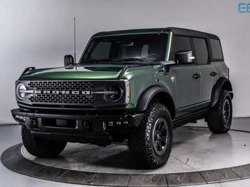 Used 2022 Ford Bronco Badlands image 2