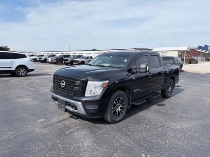 Used 2023 Nissan Titan SV w/ SV Convenience Package