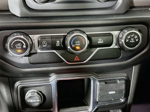 Used 2020 Jeep Gladiator Sport AWD/4WD image 22