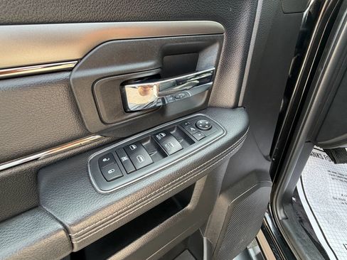 Used 2018 RAM 2500 Big Horn w/ Sport Appearance Group AWD/4WD image 18