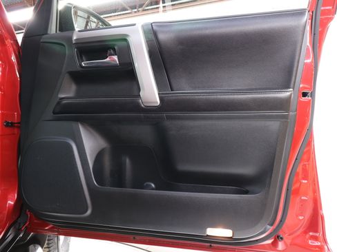 Used 2016 Toyota 4Runner SR5 image 24