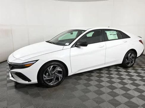 New 2026 Hyundai Elantra Sport image 3