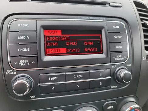 Used 2015 Kia Forte LX FWD image 21
