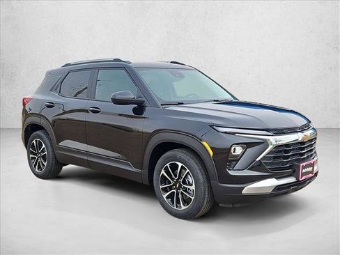 New 2026 Chevrolet TrailBlazer LT w/ Convenience Package FWD image 7