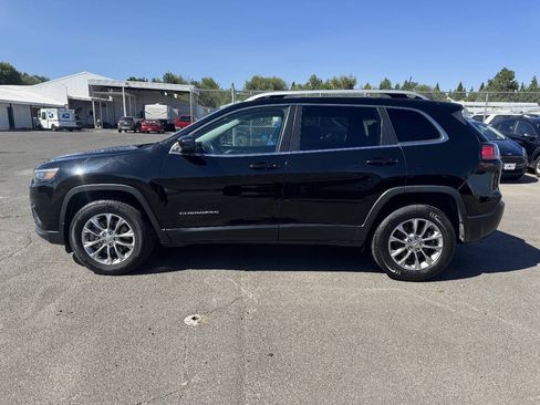 Used 2019 Jeep Cherokee Latitude Plus AWD/4WD image 2