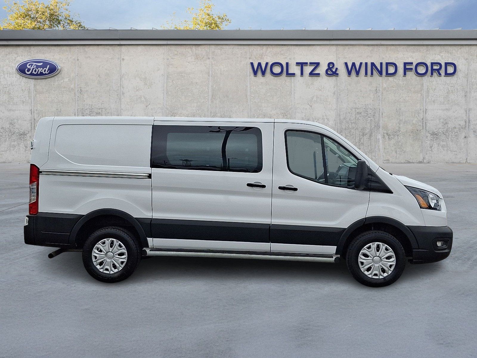 Used 2025 Ford Transit 250 Low Roof w/ Exterior Upgrade Package RWD image 7