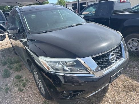 Used 2014 Nissan Pathfinder SV FWD image 3