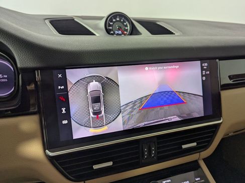 Used 2022 Porsche Cayenne Coupe AWD/4WD image 9