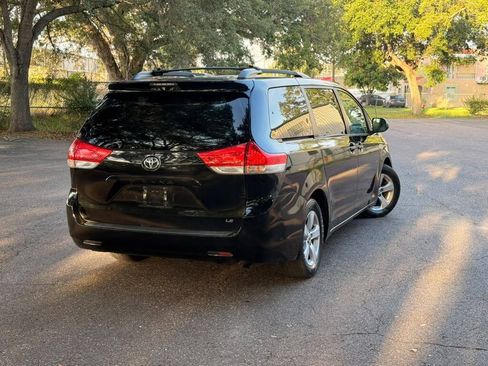 Used 2014 Toyota Sienna LE FWD image 5