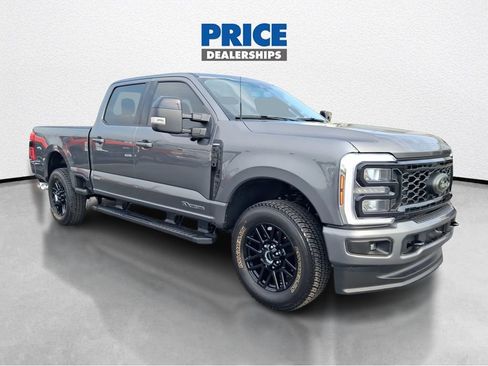 Used 2025 Ford F350 Lariat w/ Black Appearance Package AWD/4WD image 1