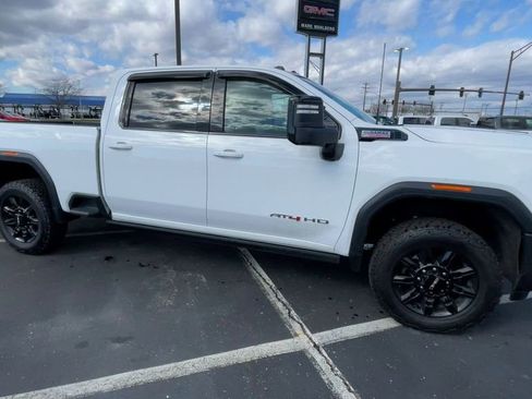 Used 2024 GMC Sierra 2500 AT4 w/ AT4 Premium Plus Package AWD/4WD image 3