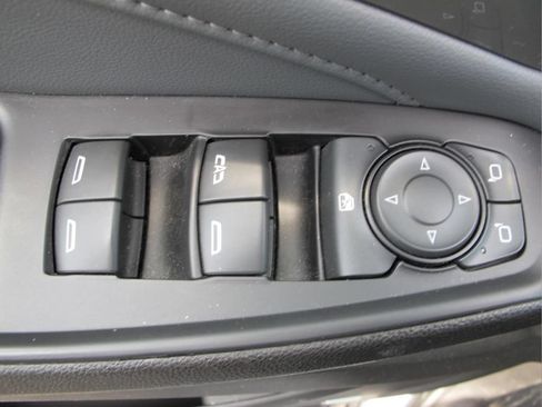 Used 2021 Chevrolet Traverse LT w/ LT Premium Package FWD image 10