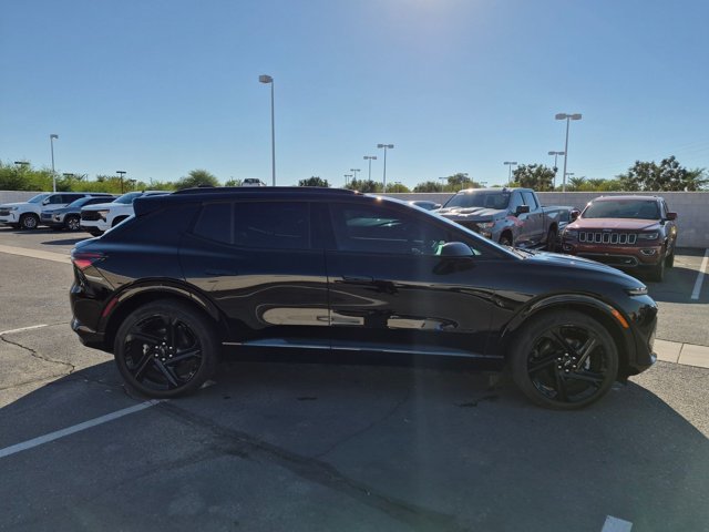 Used 2024 Chevrolet Equinox EV RS FWD image 4