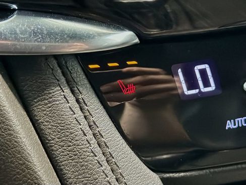 Used 2022 Cadillac XT6 Premium Luxury AWD/4WD image 22