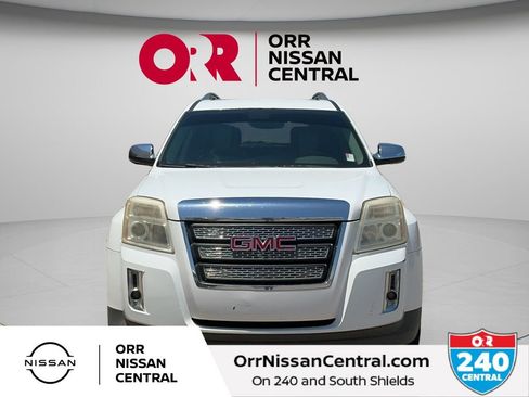 Used 2011 GMC Terrain SLT FWD image 2