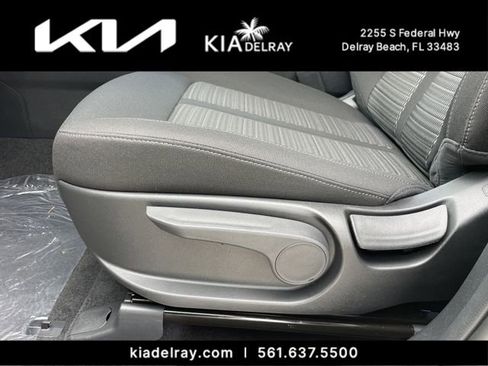 New 2026 Kia Sorento LX FWD image 17