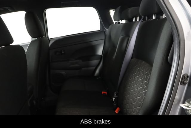 Used 2025 Mitsubishi Outlander Sport AWD image 8