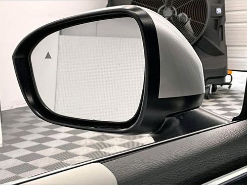 Used 2024 Mitsubishi Outlander SEL image 32