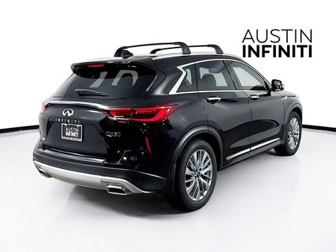 Certified 2025 INFINITI QX50 Luxe w/ Accent Package image 9